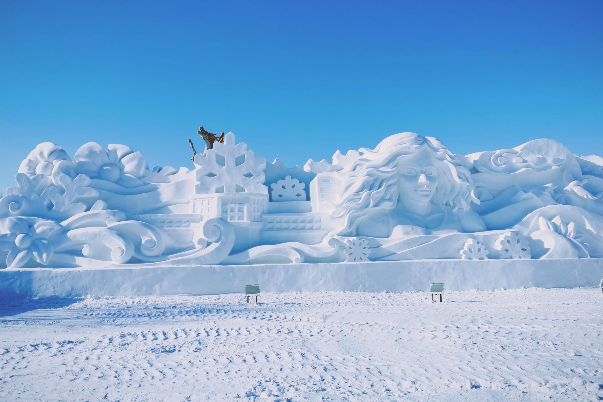 越冷越嗨，中国马镇旅游度假区冰火节，赏雪玩雪、看烟花、触摸马文化