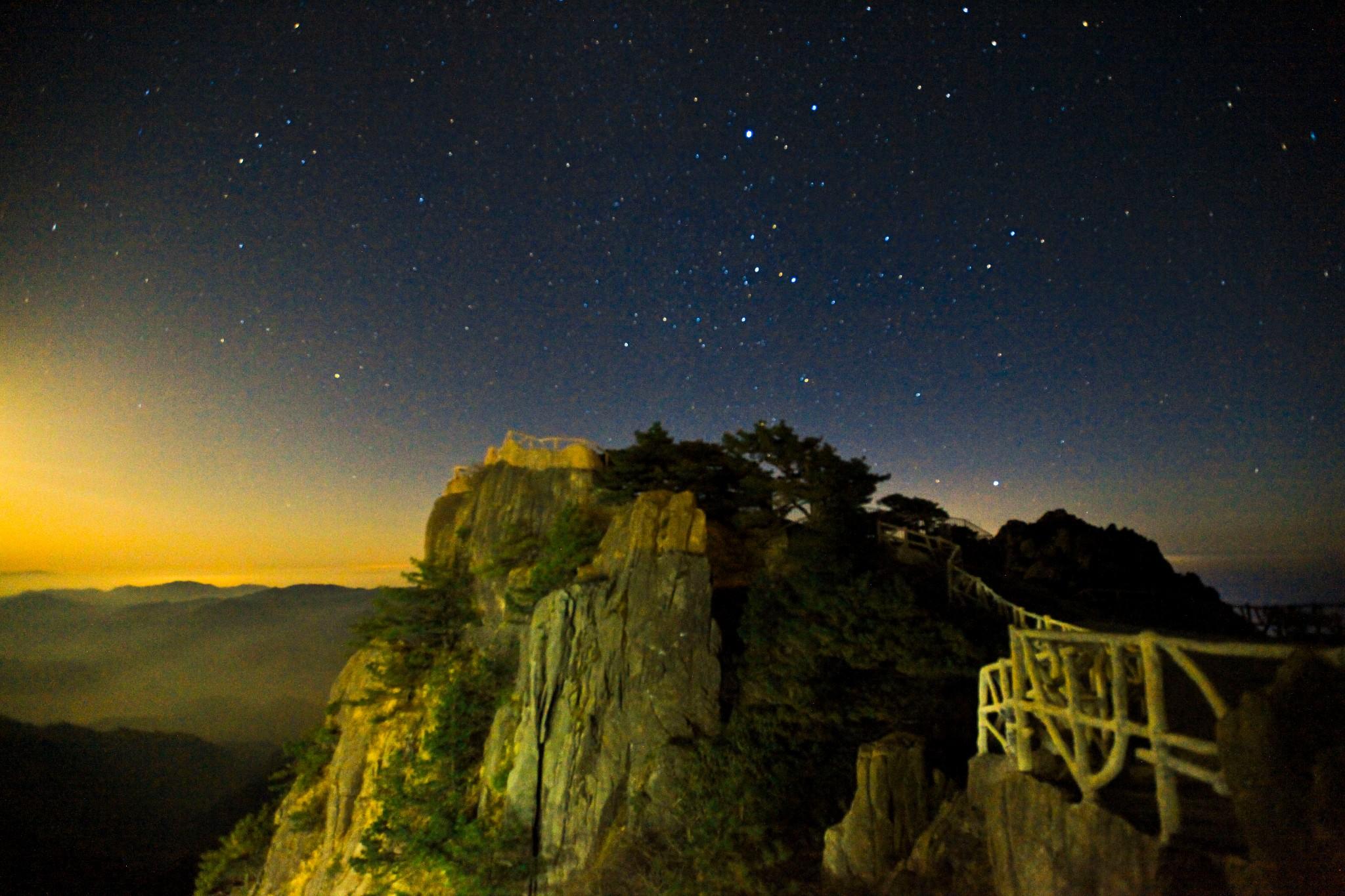 黄山星空，最寂静的夜里看到最美的风景