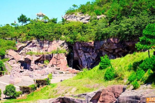 中国最大的海岛洞窟景区 浙江台州蛇蟠岛