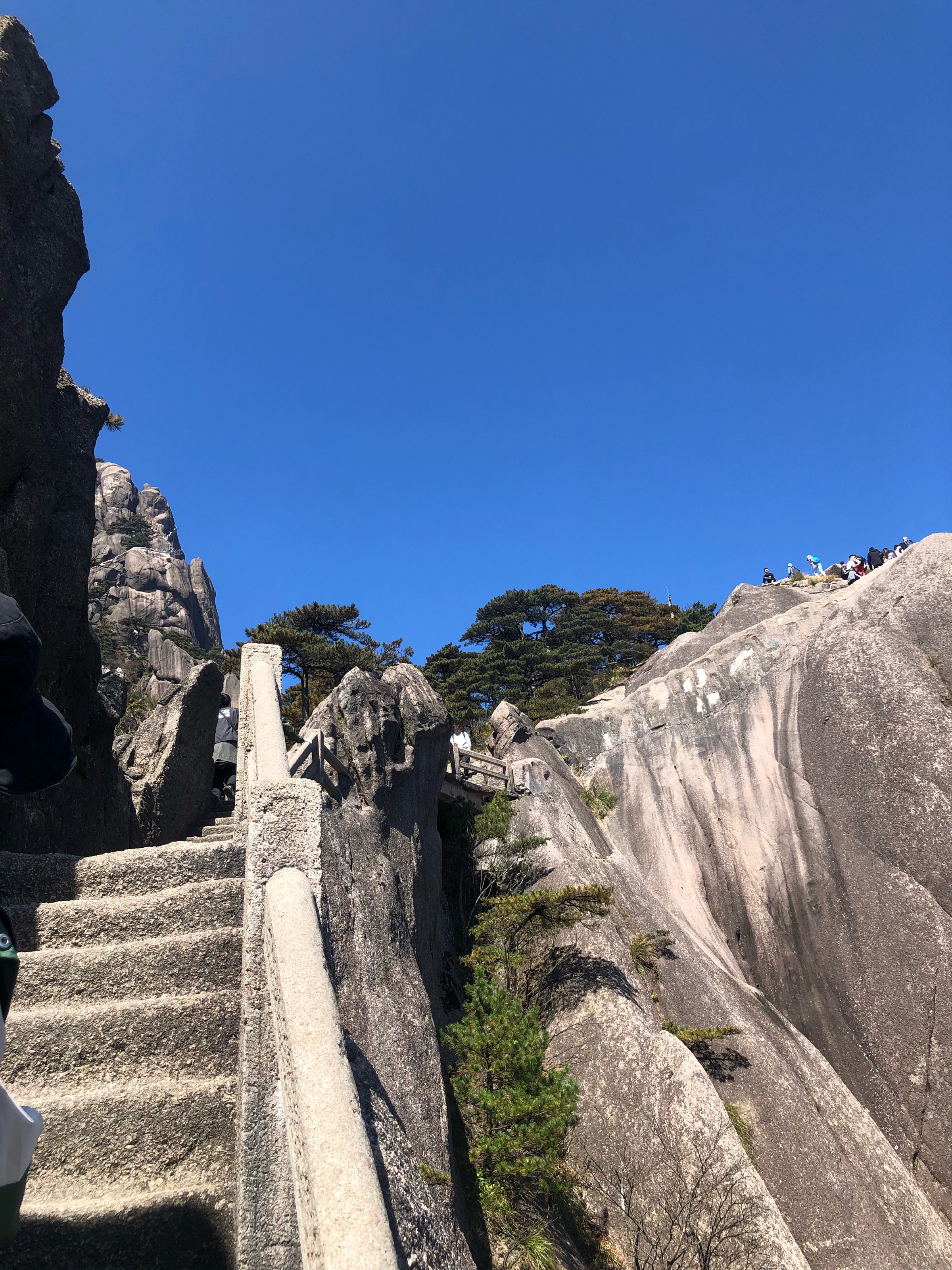 第二站就是莲花峰,黄山最高峰.