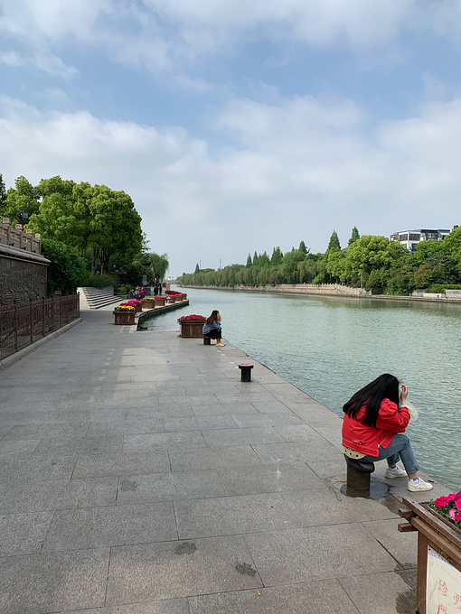 京杭大运河是一条神奇的河流,东关古渡是当时扬州最重要的渡口,一时