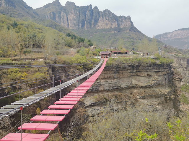 山西壶关太行山大峡谷景区主要有八泉峡,红豆峡,黑龙潭,紫团山,青龙