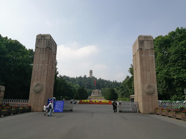 雨花台是革命先驱的纪念圣地革命烈士的殉难处在这里遇难的共产党人和