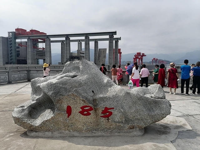 马上就要进入船闸的轮船_三峡大坝旅游区"的评论图片