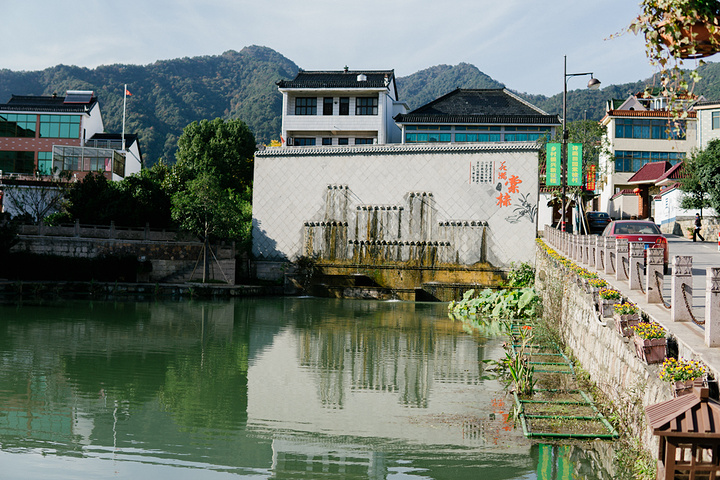 漓渚棠棣村