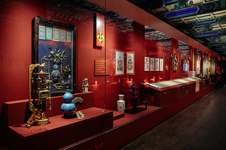 展品主要精选自故宫博物院珍藏,并得到中国国家第一历史档案馆,沈阳