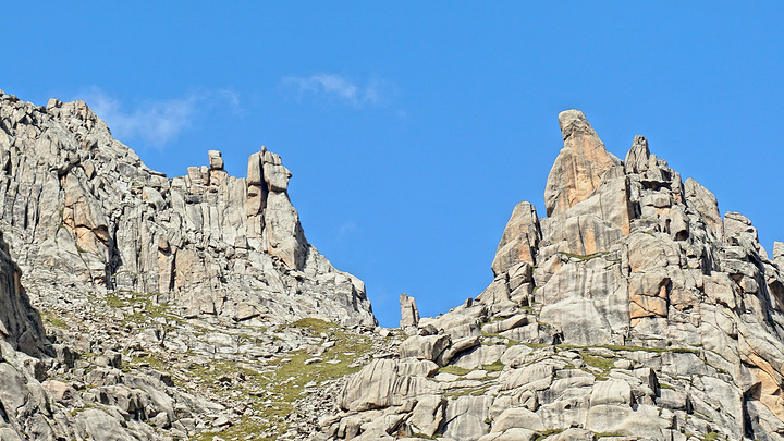 莲宝叶则石头山风景区