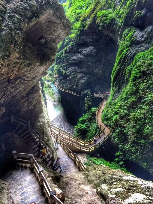 龙水峡地缝图片