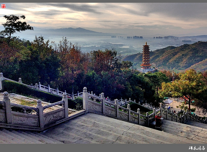 锦屏山禅境弥勒         锦屏山风景区是滇东南最为著名的佛教胜地.