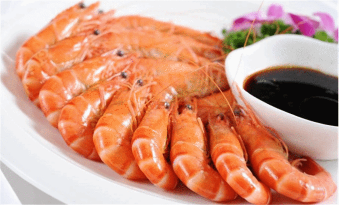 最典的必吃味道当然是白灼海白虾,新鲜活跳的海白虾,用白灼的方式