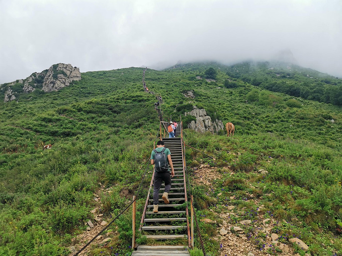 北京门头沟北京的珠穆朗玛聚灵峡登顶东灵山