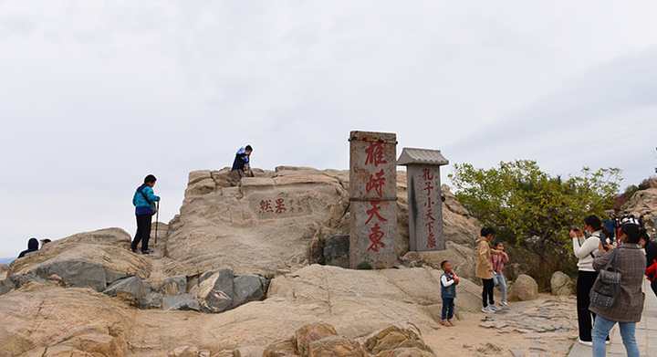 "丈人峰",在古代把丈人都称为"泰山",这还有传说呢_玉皇顶"的