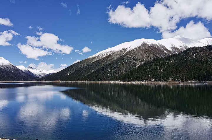 美丽的自然风光,还是林芝地区许多神话传说的发源地_措木及日湖&quot