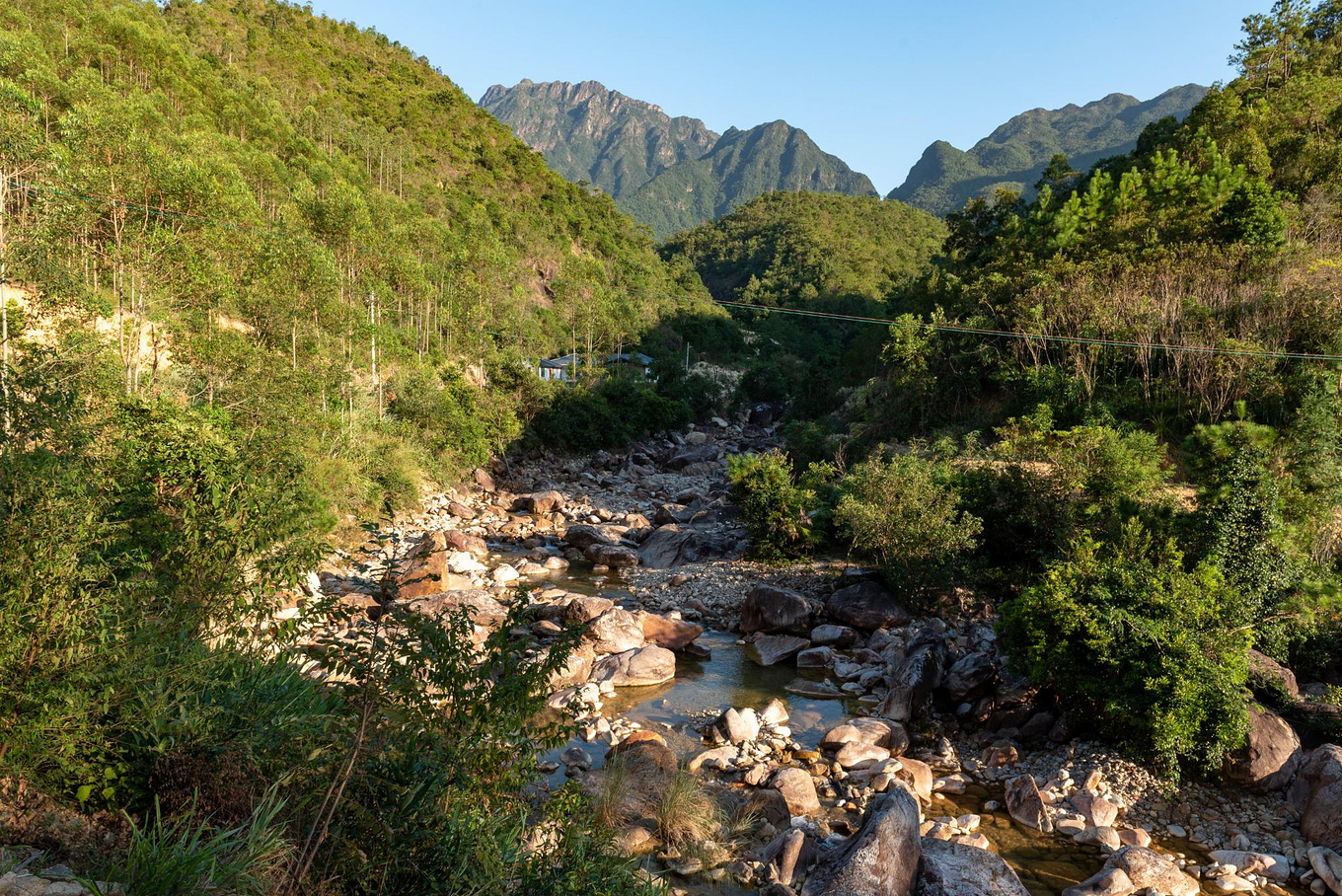 白马山爱心潭