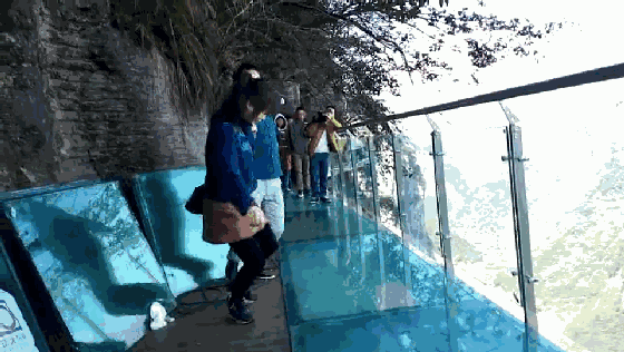 全国千千万万的玻璃栈道,玻璃吊桥.