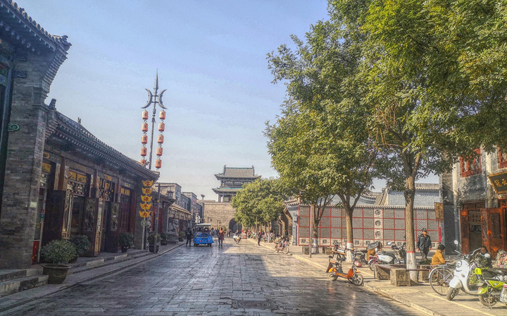 古城的西门应该是正大门,气势恢宏.