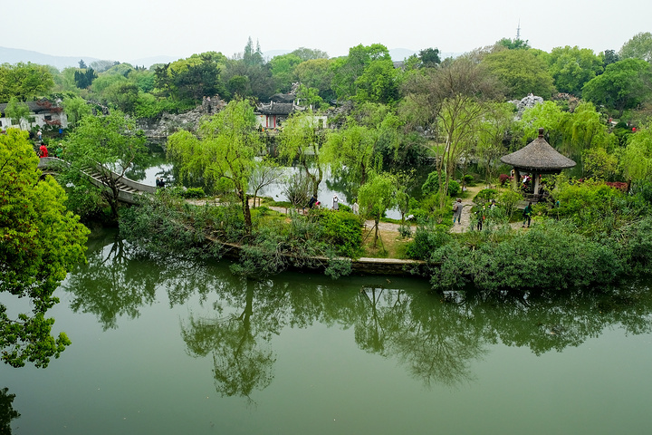 蠡园位于无锡市风光秀美的蠡湖之滨,是国家重点名胜区"太湖"的主要