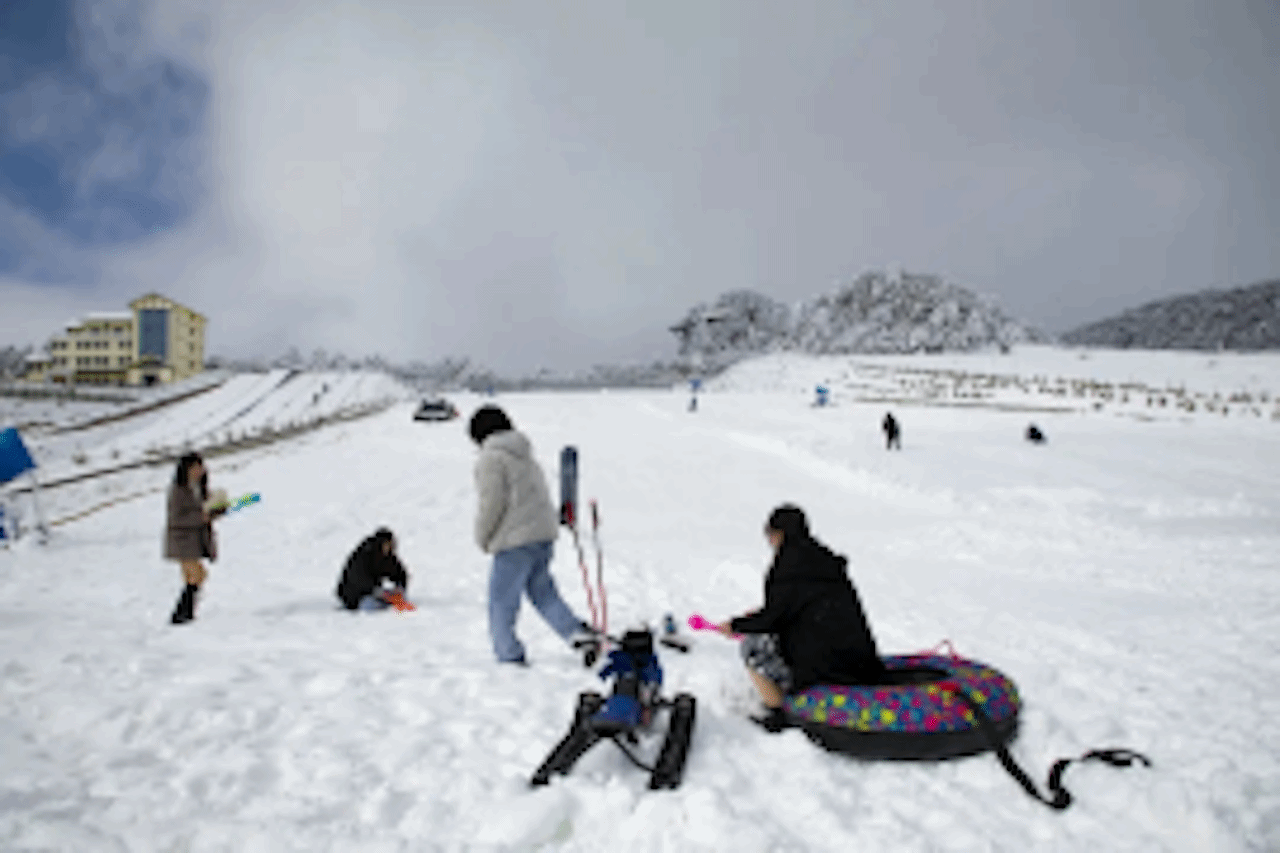 冬季滑雪就在这个地方——来巴山大峡谷畅游雪山