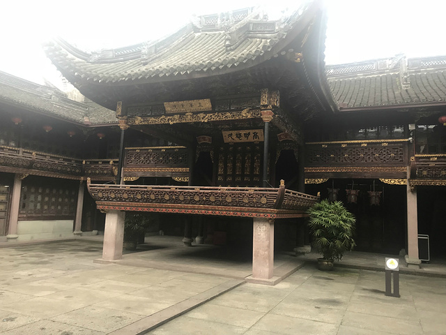 天一阁是中国现存最早的私家藏书楼,也是亚洲现有最古老的图书馆和