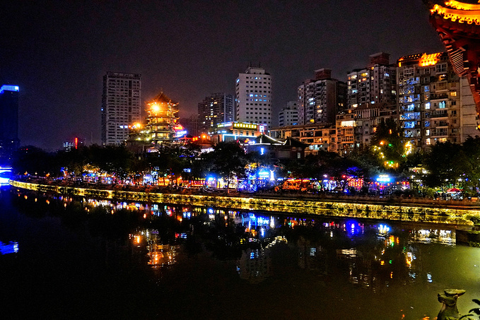 一起探索成都,解锁成都美食美景