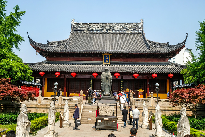 南京夫子庙即孔庙,是中国四大文庙之一,始建于公元1034年,为供奉祭祀