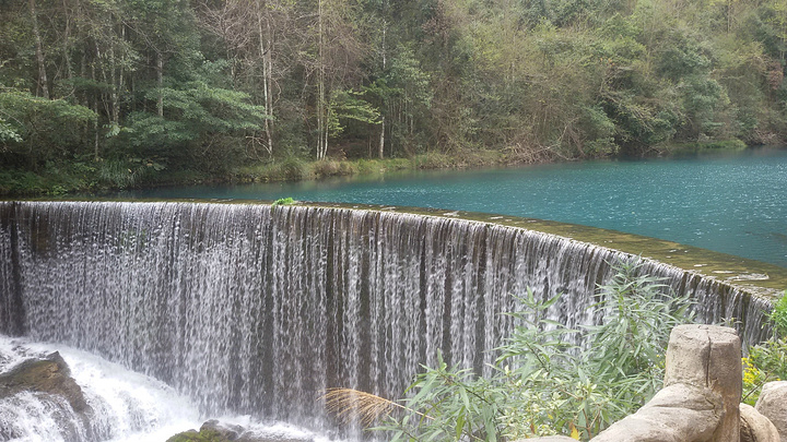 小七孔景区里景点比较多,建议乘坐旅游观光车,要不然太累.