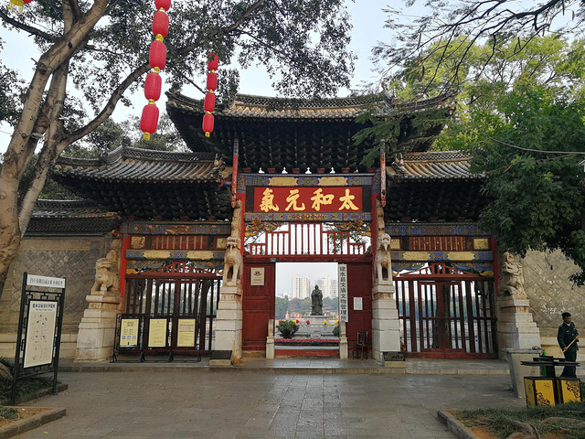 建水文庙始建于1285年,后历代又增修扩建,是除了山东曲阜和北京太庙外