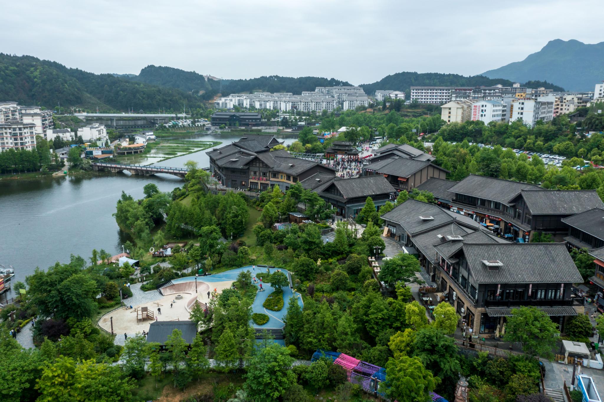 五一之旅偶遇丹寨杜鹃花节，感受“好客丹寨”的春日热情