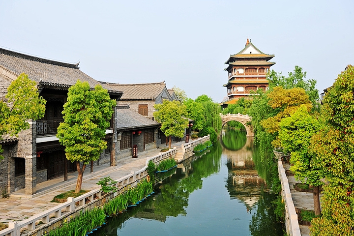 尤其是大量暂住商人使台儿庄青楼文化应运而生
