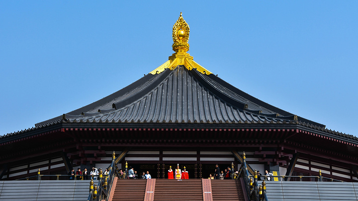 洛阳明堂天堂景区修建在当年的紫微城遗址之上成为洛阳旅游的必去景点