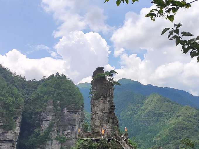 独山夹缝岩自然风景区图片