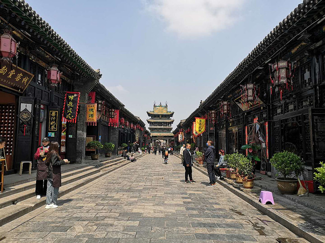 也是平遥城的标志性建筑位于古城南大街中心部位是明清时期平遥古城的
