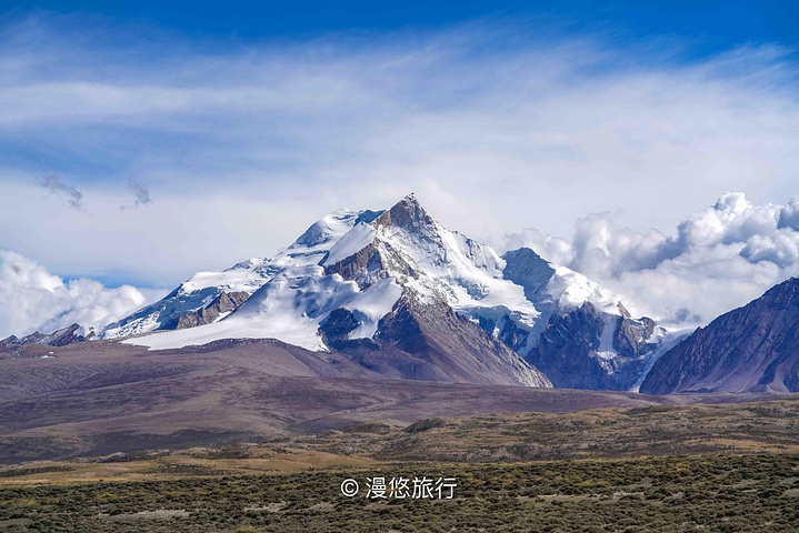 着希夏邦马峰,唯一完全在中国境内的8000米级别雪山,这样的顶级配置