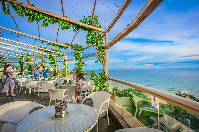 大悦洋海鲜自助料理餐厅,270度海景尽享如梦似幻的浪漫图片