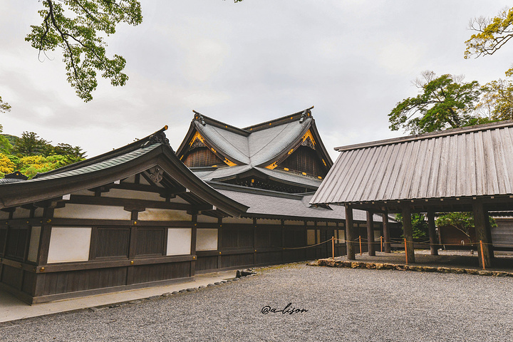 伊势神宫是位于 日本 三重县 伊势市 的神社,主要由内宫(皇大神宫)和