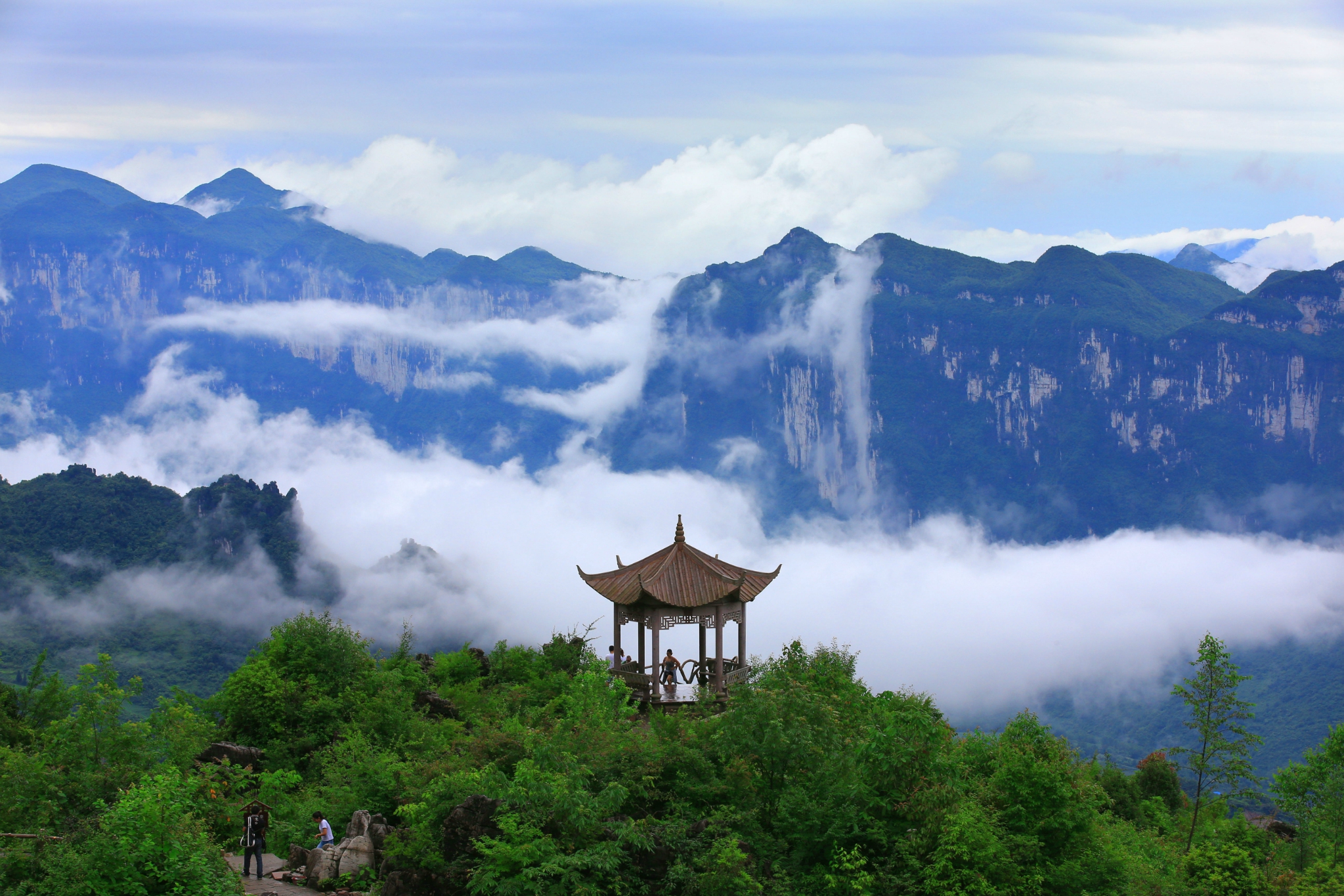 【携程攻略】丹江口武当山风景区景点,大岳武当，自然和人文的完美结合。风景不是那么奇绝，但也很优美了，…