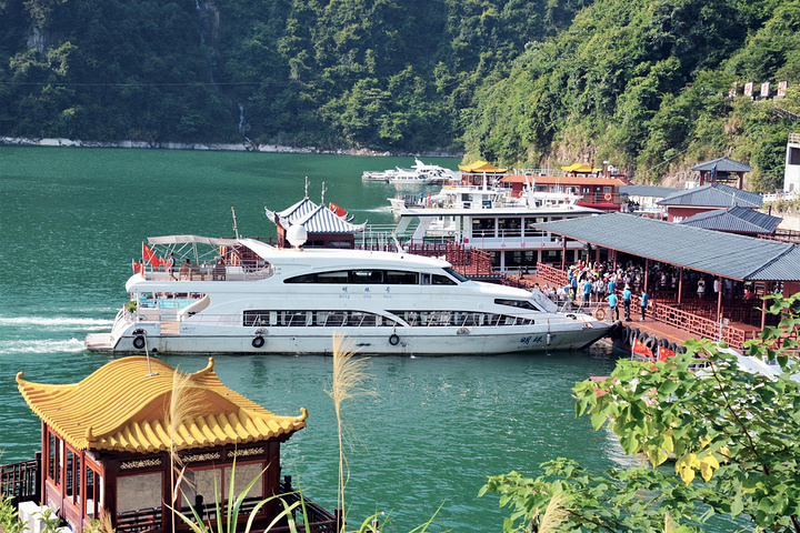 东江湖是湖南省唯一一个同时拥有国家aaaaa级旅游区,国家级风景名胜区