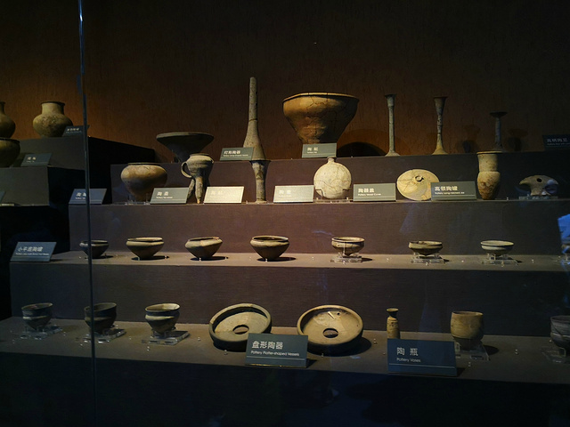 成都金沙遗址博物馆,位于四川省成都市青羊区金沙遗址路2号,成都金沙
