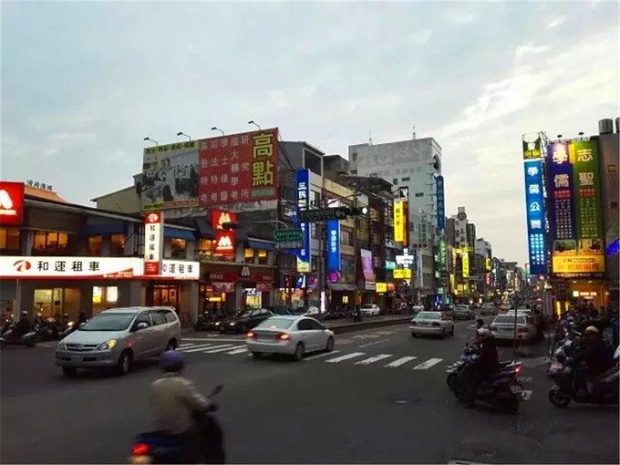 跟着小天游台南,美食街头逛吃逛吃