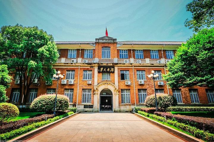 2021湖南大学是一座没有围墙的开放式大学.图片来自去哪儿聪明旅行家@