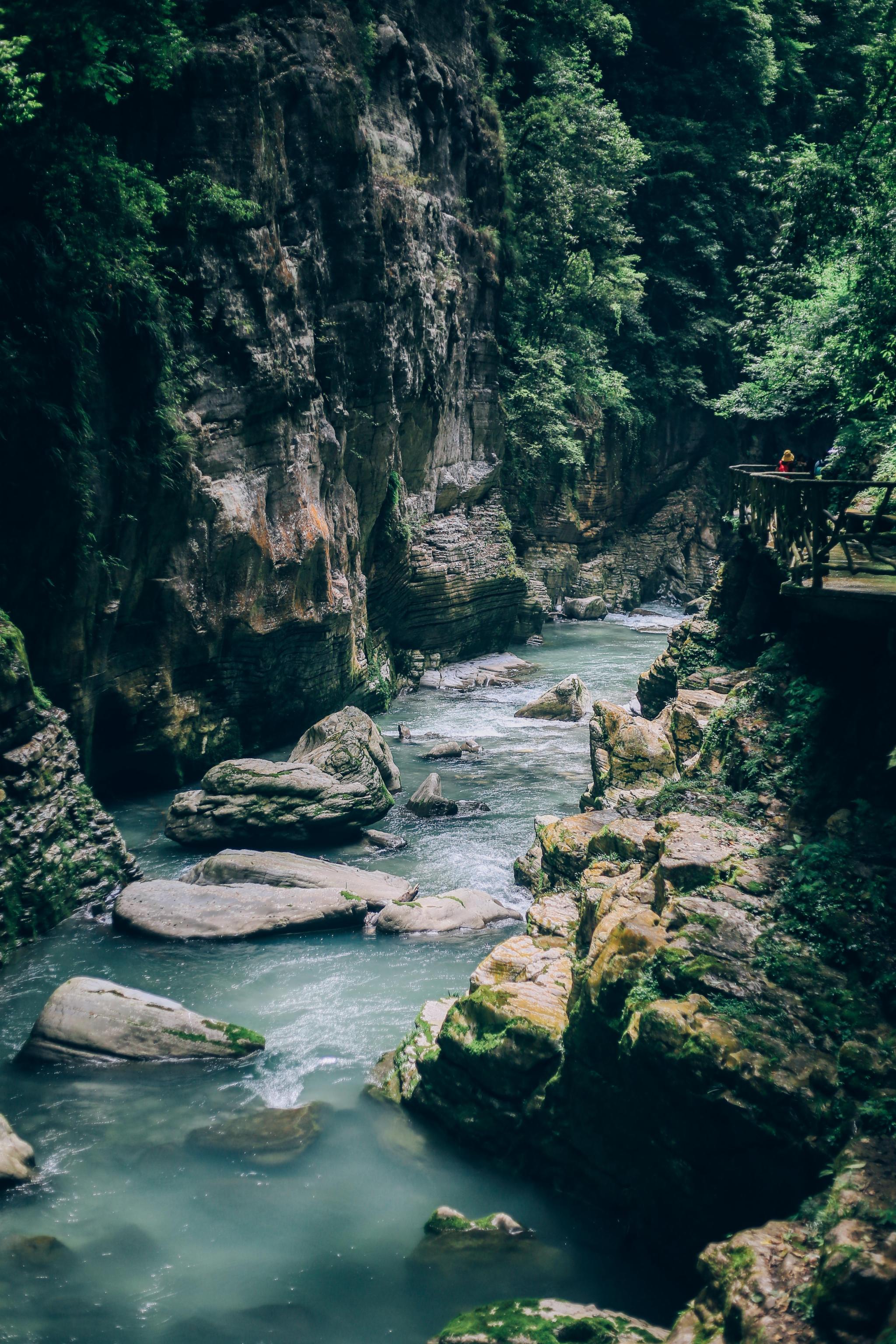 走近北纬30度,去探秘地心谷里的风景