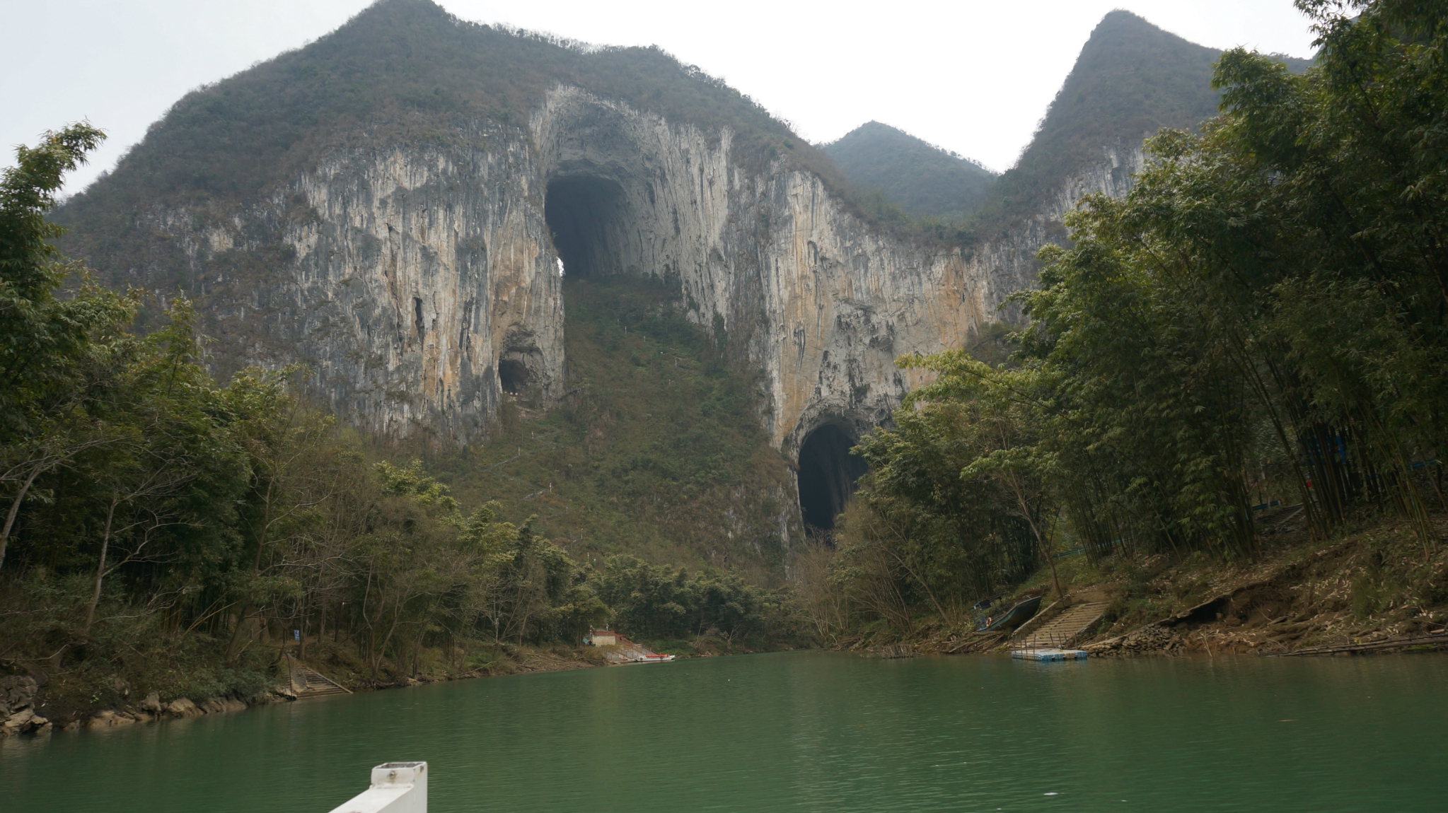 紫云格凸河穿洞风景名胜区地处贵州省西南部距格凸一词为苗语意译为