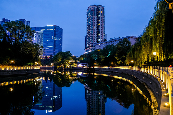 贵阳南明河夜景.贵阳南明河夜景_甲秀楼"的评论图片