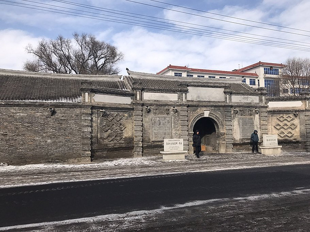 乌拉街满族镇位于松花江东岸,距吉林市区大约30公里,是一处以