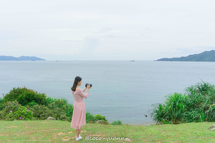 那里四面环海,空气清新,景色秀丽