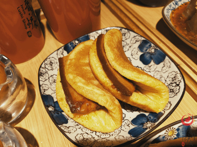 美食:平遥牛肉,栲栳栳,碗托是平遥古城必吃的美味,牛肉尤其出名