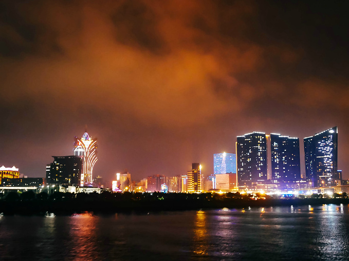 珠澳海湾夜游,领略不一样的璀璨夜景_珠海游记_途牛