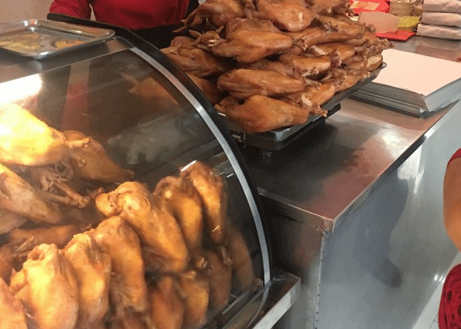 河南省滑县道口镇"义兴张"世家烧鸡店所制,著名的特产!