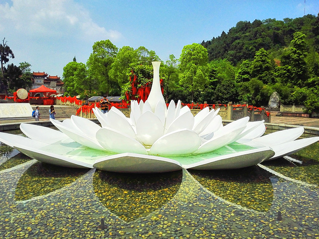 遂宁是中国著名的观音文化之乡其中最有名的就是广德寺和灵泉寺