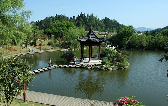 井冈山挹翠湖公园
